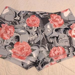 Scull/roses workout shorts